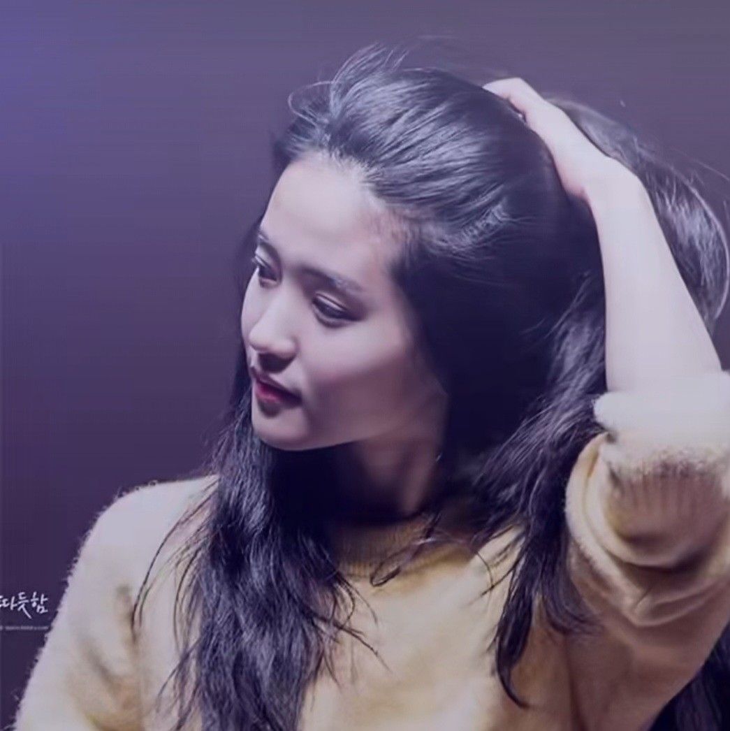 Behind-the-scenes cut of Kim Taeri