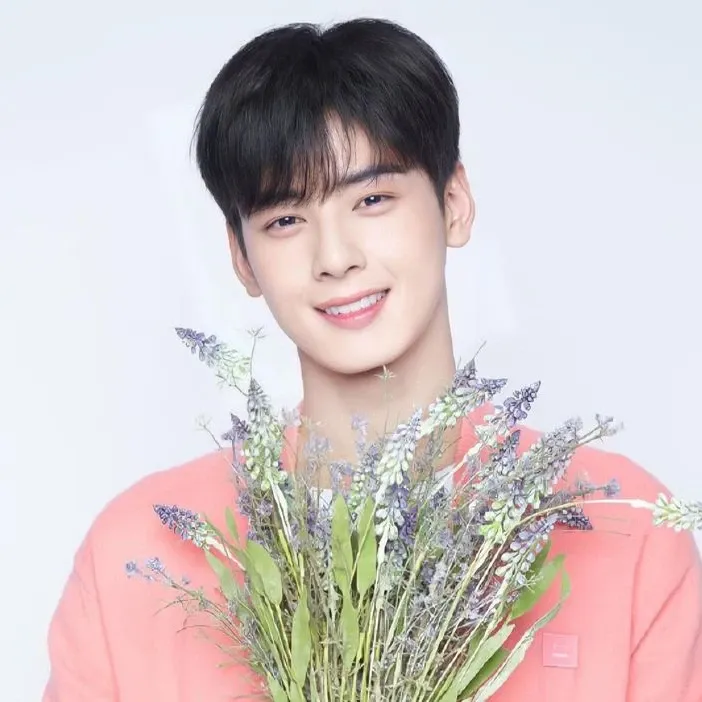 Latest photo of Cha Eunwoo