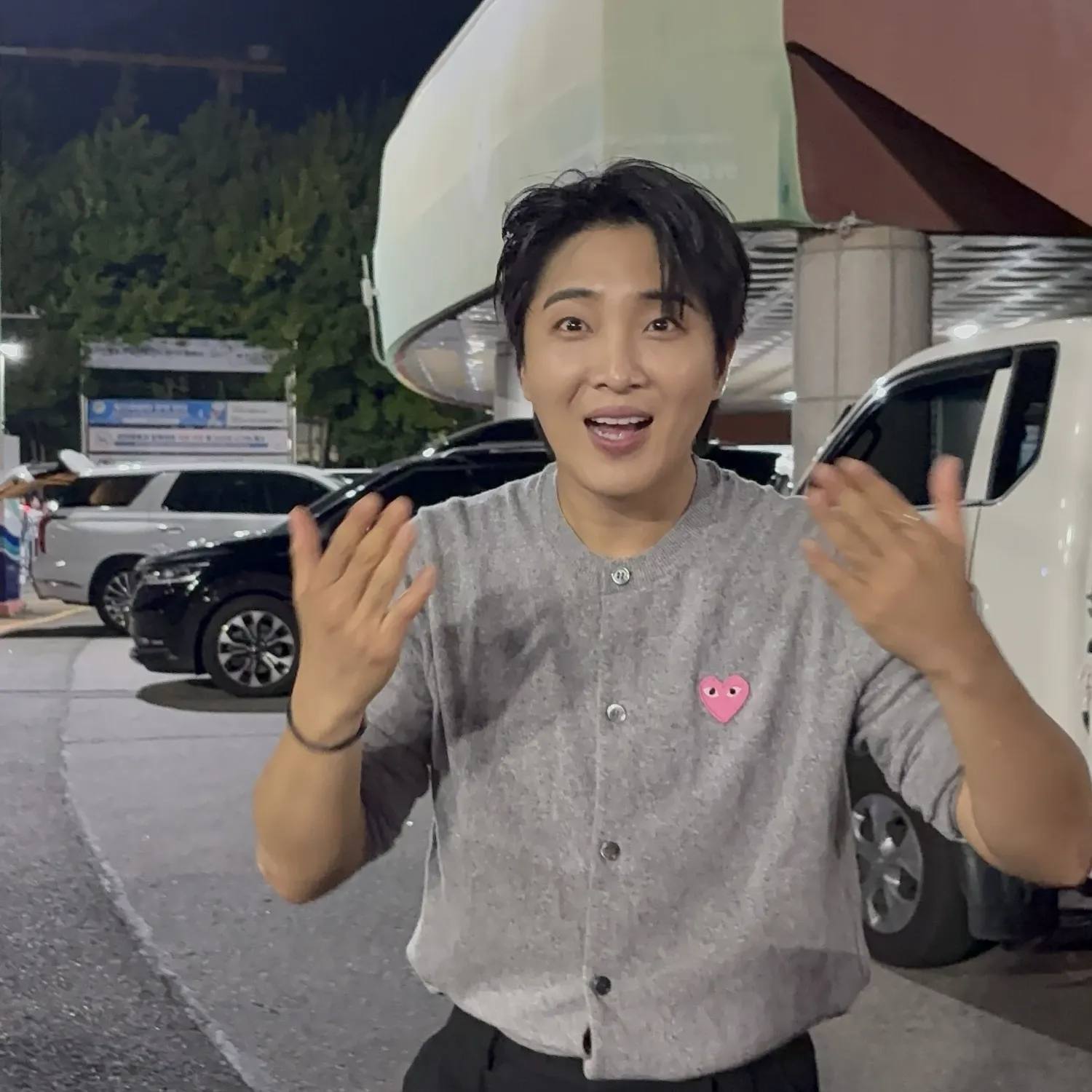 Behind-the-scenes cut of Hwang Yunsung