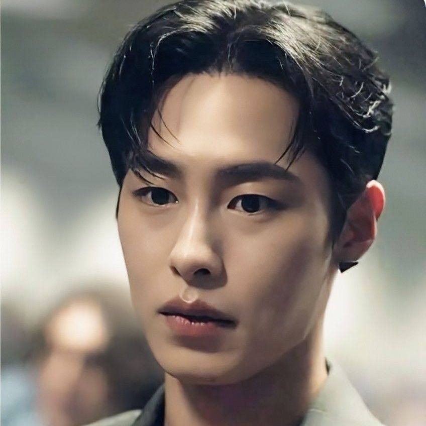 Behind-the-scenes cut of Lee Jaewook