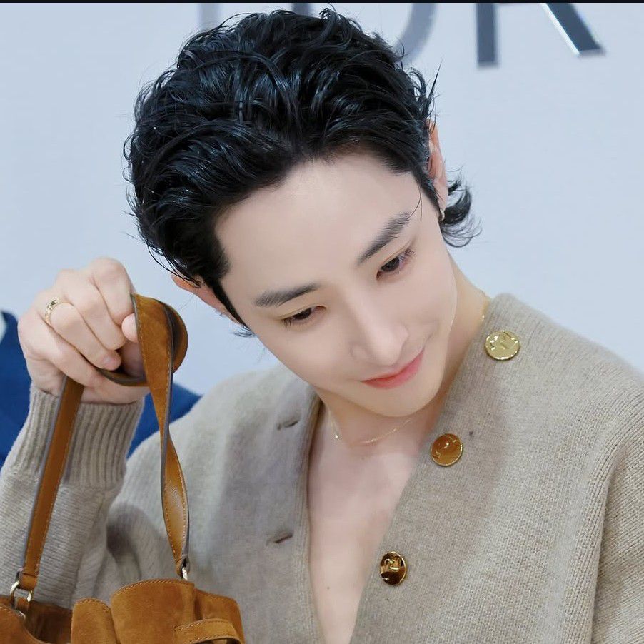 A moment captured by a fan of Lee Soohyuk