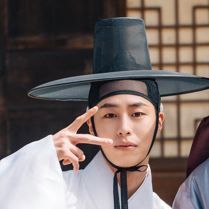 A moment captured by a fan of Lee Jaewook