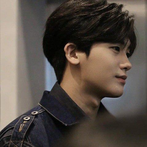 A moment captured by a fan of Park Hyungsik