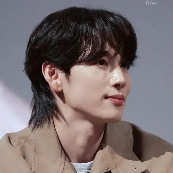 Behind-the-scenes cut of Yim Siwan