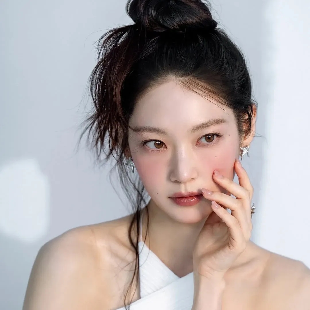 Latest photo of Gong Seungyeon