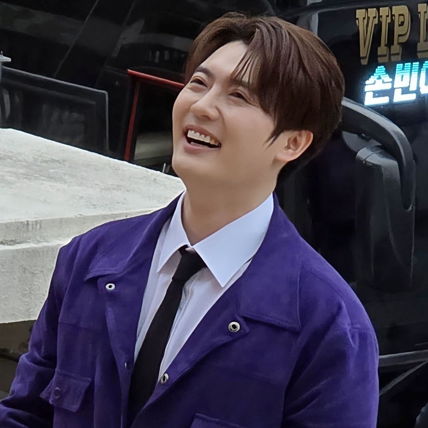 A moment captured by a fan of Son Binah