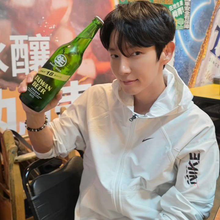 Behind-the-scenes cut of Lee Joongi