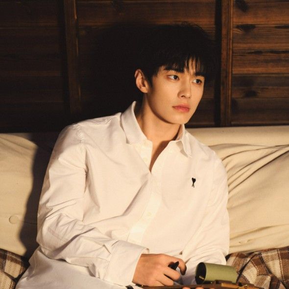 Latest photo of He Yu