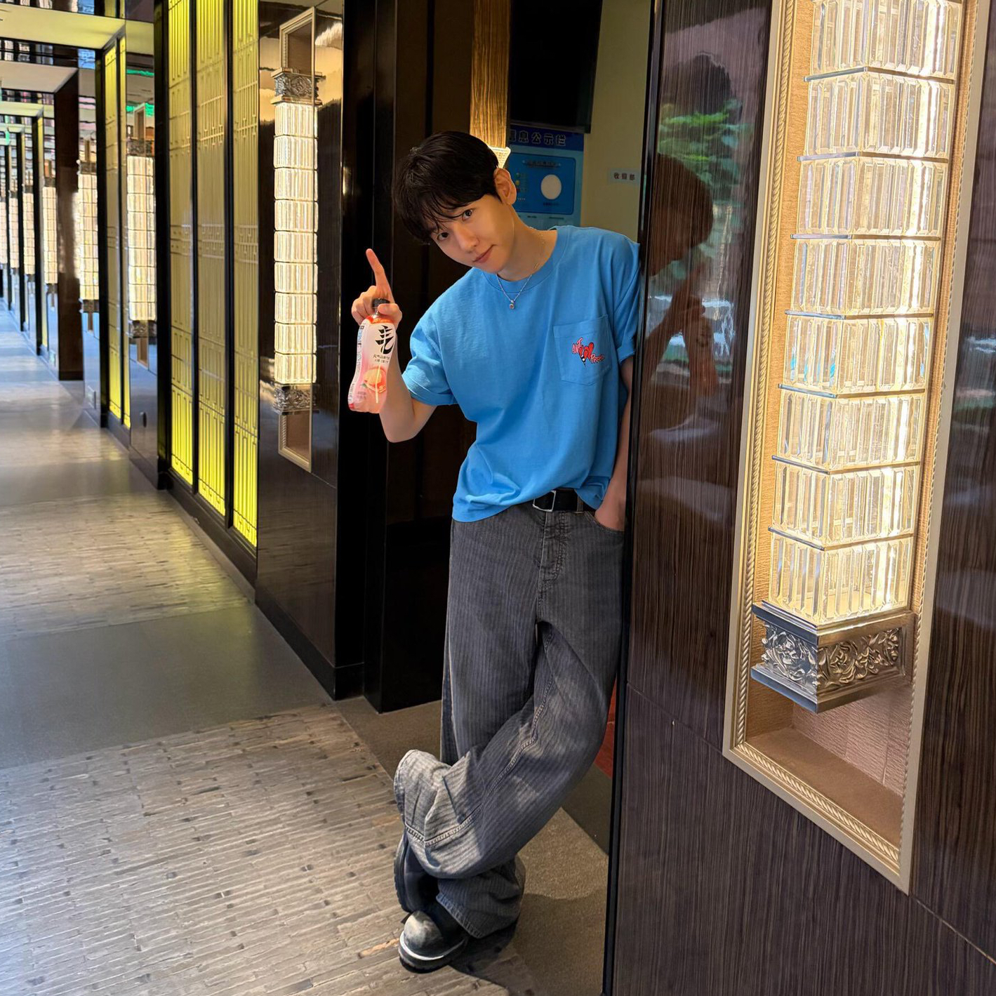 A moment captured by a fan of Yoon Soyang