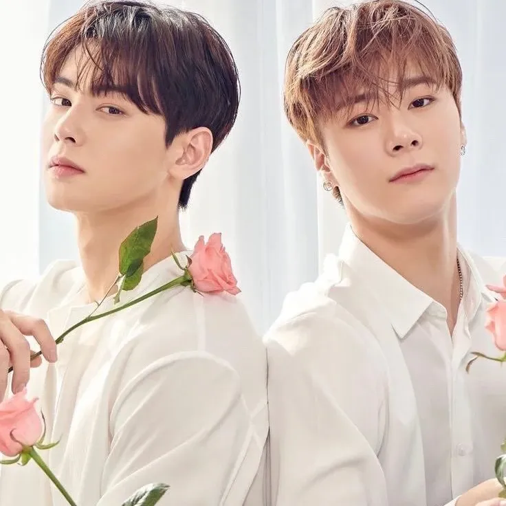 Latest photo of Cha Eunwoo