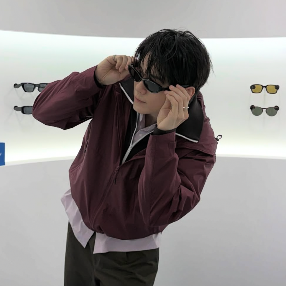 粉絲拍下的邕聖祐瞬間