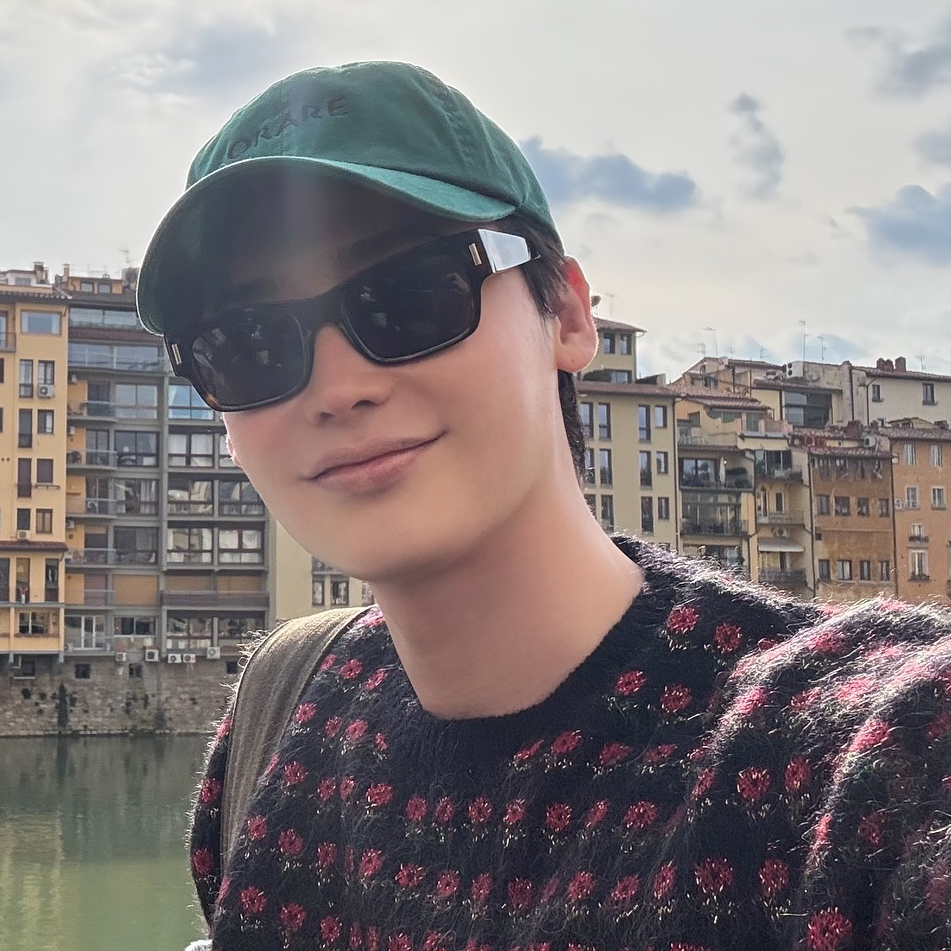 粉絲拍下的李鍾碩瞬間