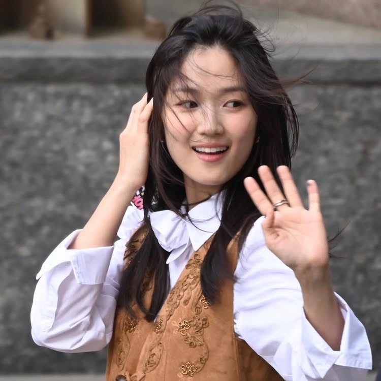 Recent activity shot of Kim Hyeyoon