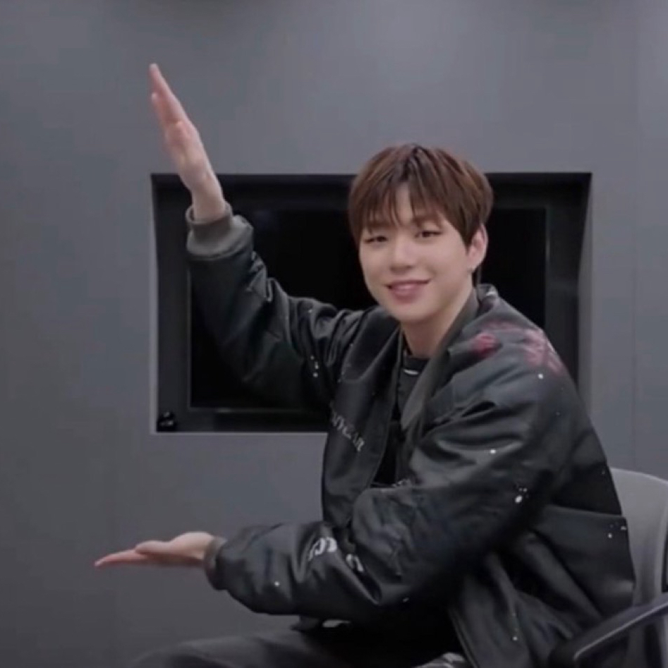 A moment captured by a fan of Secret Garden