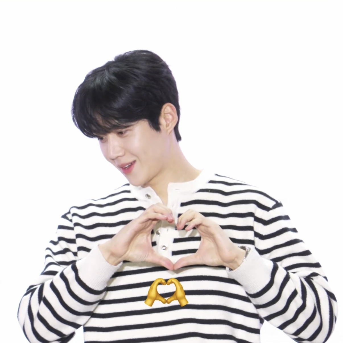 Behind-the-scenes cut of Kim Seonho