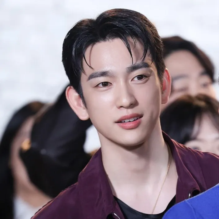 Latest photo of Park Jinyoung