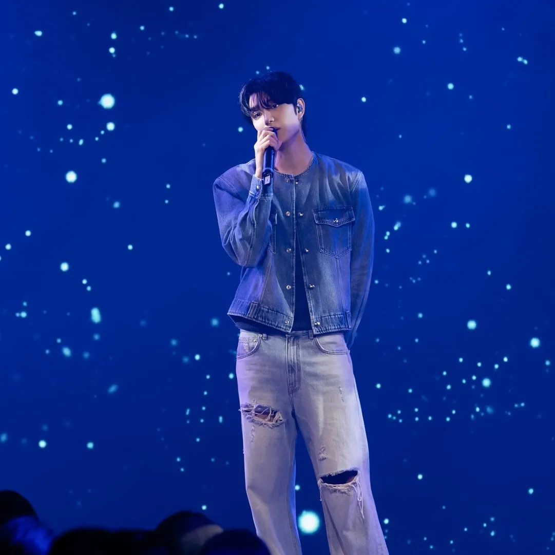 Behind-the-scenes cut of Kim Jaewon
