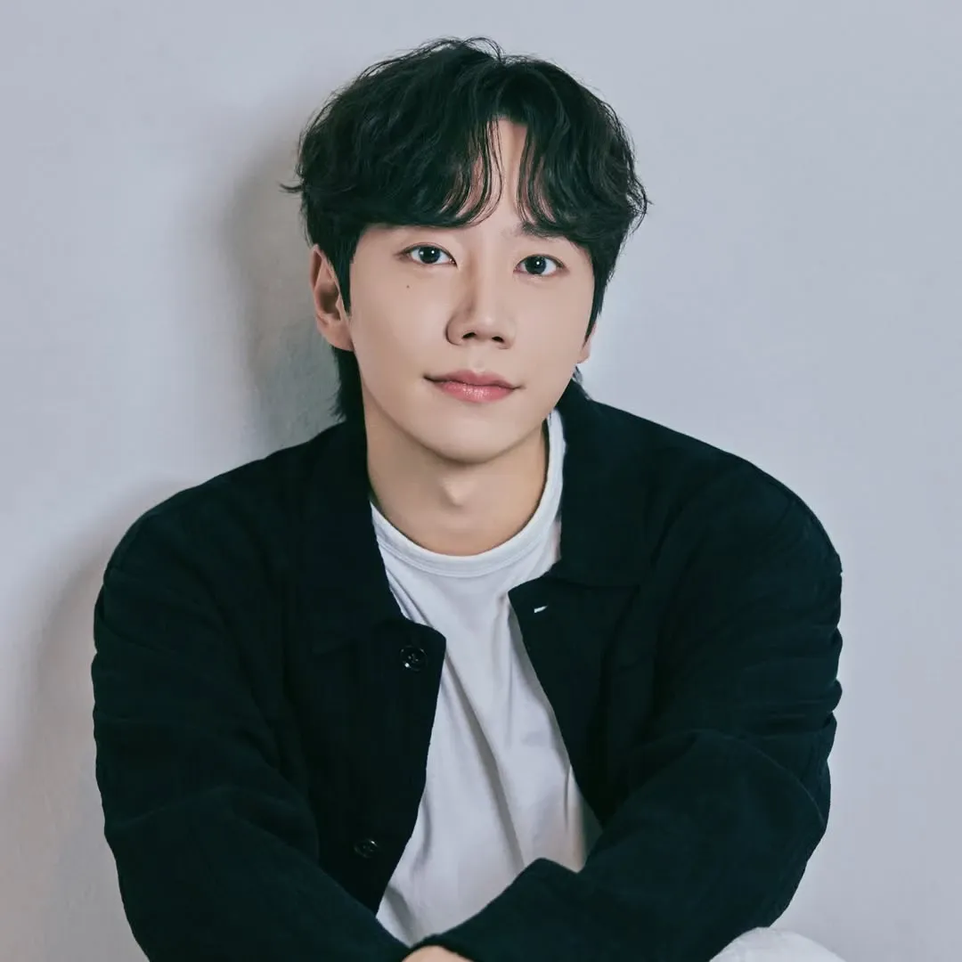 Recent activity shot of Lee Junyoung