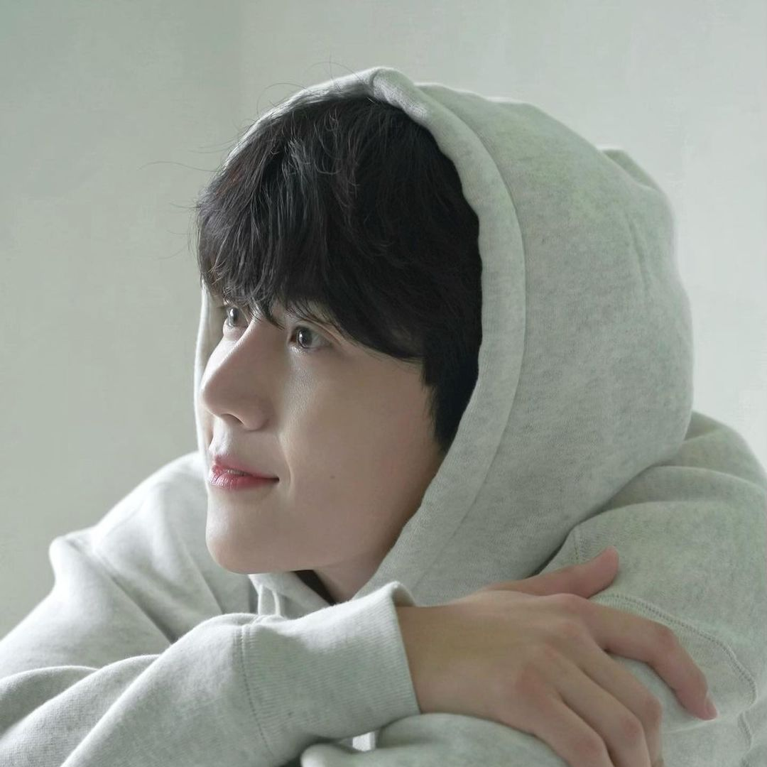 Behind-the-scenes cut of Kim Seonho