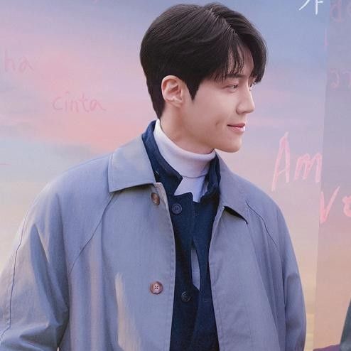 Foto kegiatan terbaru dari Kim Seonho