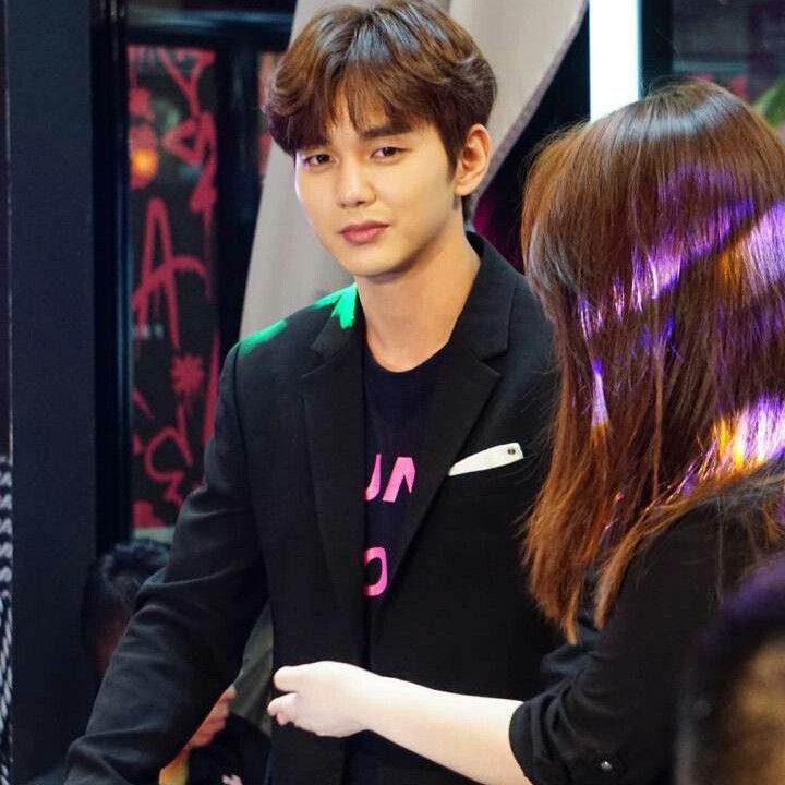 A moment captured by a fan of Yoo Seungho