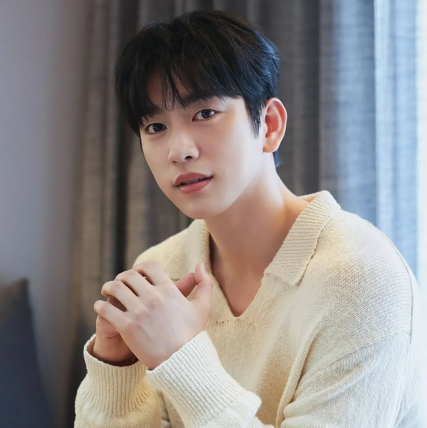 Cuplikan di balik layar dari Park Jinyoung