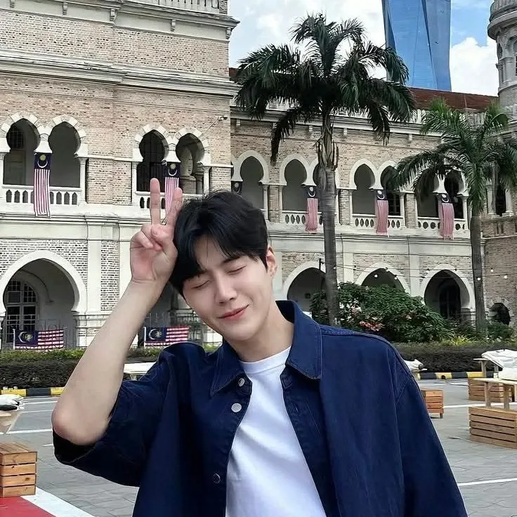 A moment captured by a fan of Kim Seonho