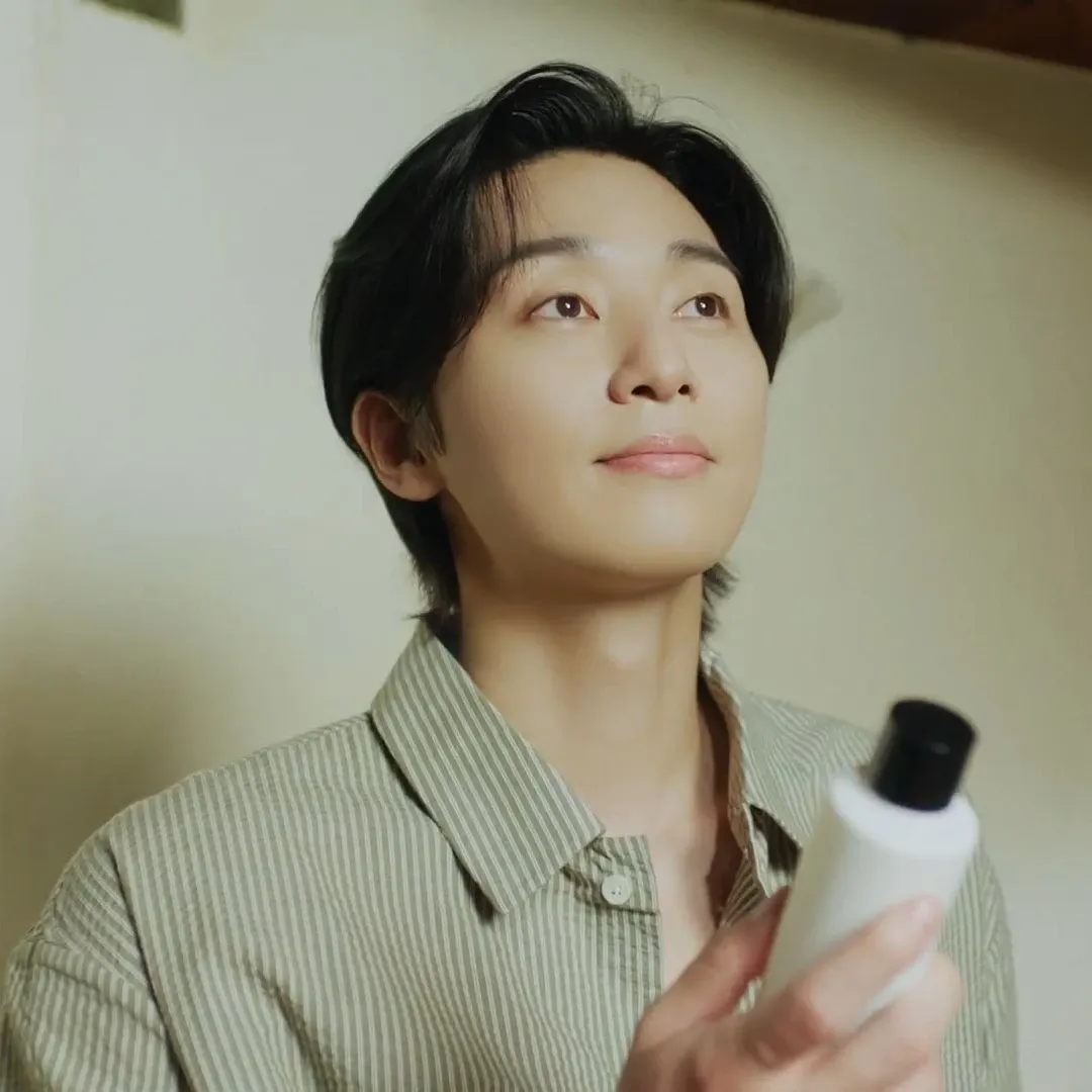 Latest photo of Park Seojoon
