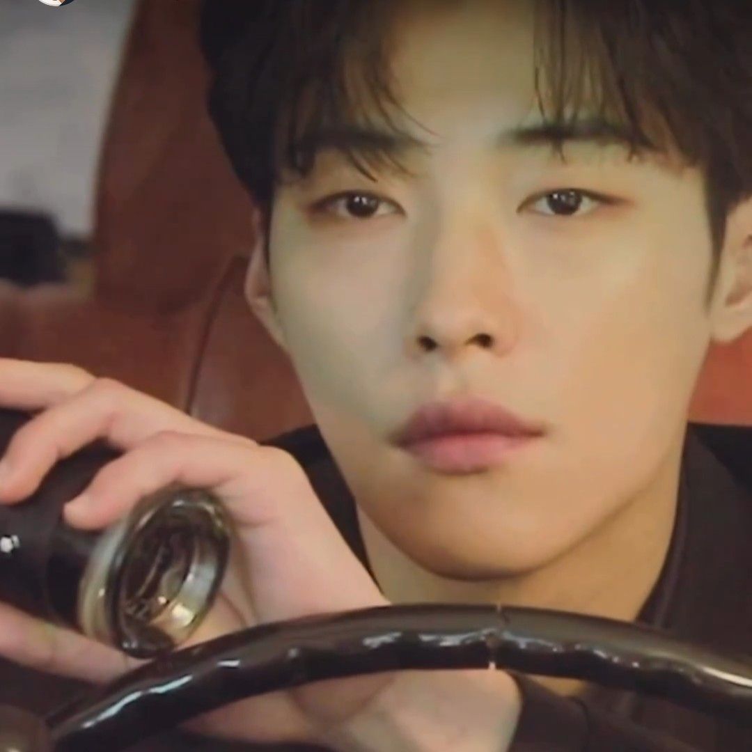 Behind-the-scenes cut of Woo Dohwan