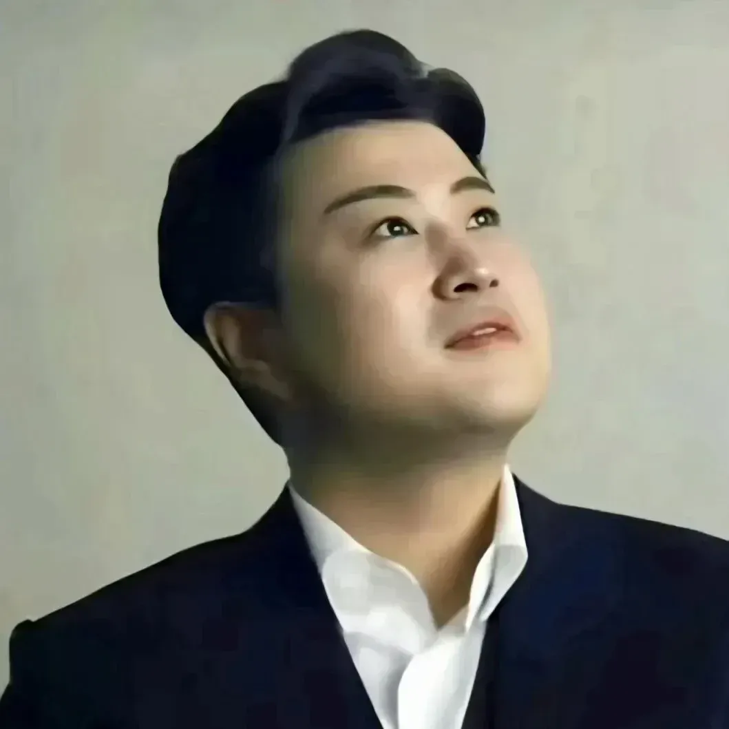粉丝拍下的金浩中瞬间
