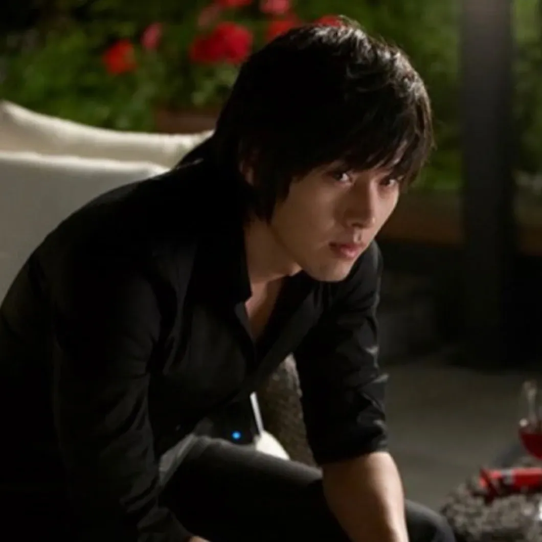Latest photo of Hyun Bin