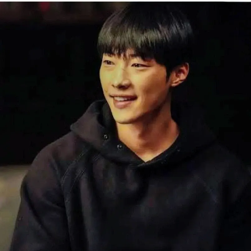 A moment captured by a fan of Woo Dohwan
