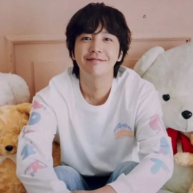 Behind-the-scenes cut of Jang Geunsuk