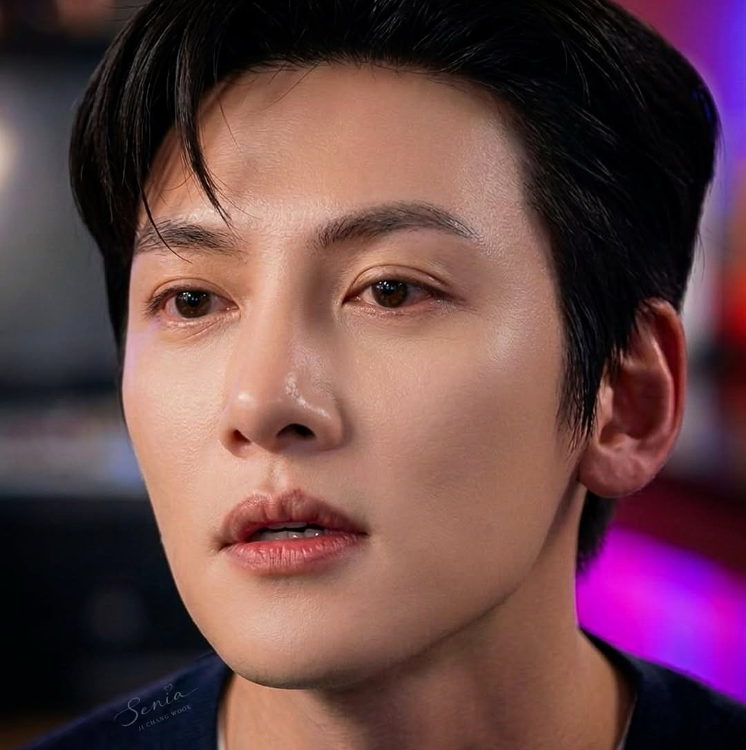 Behind-the-scenes cut of Ji Changwook