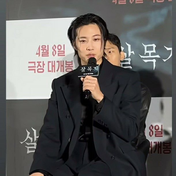 Behind-the-scenes cut of Lee Jongwon