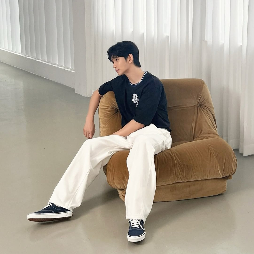 Behind-the-scenes cut of Kim Soohyun
