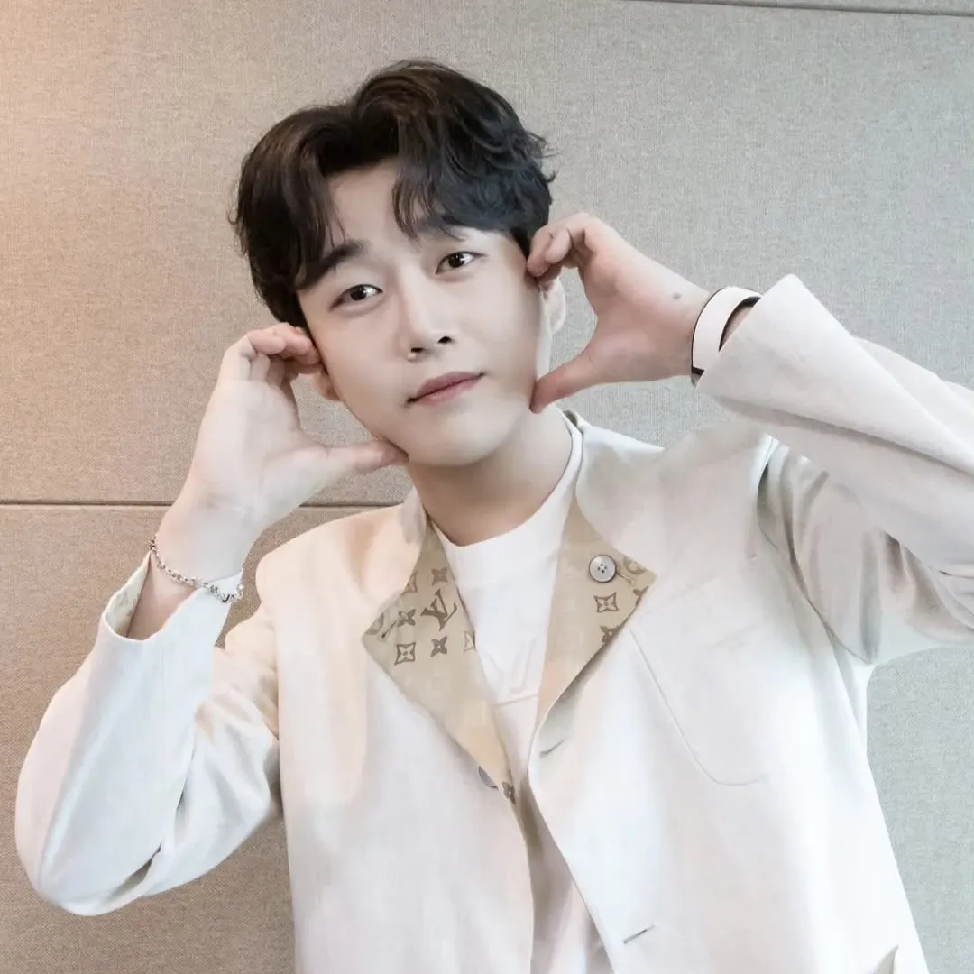 Recent activity shot of Hwang Youngwoong