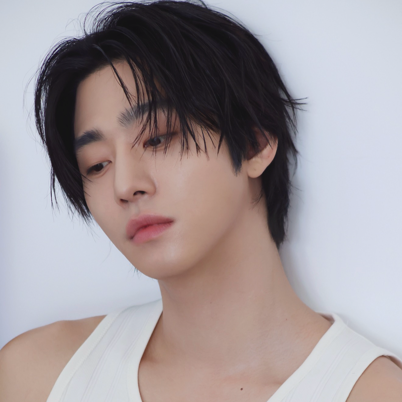 Behind-the-scenes cut of Ahn Hyoseop