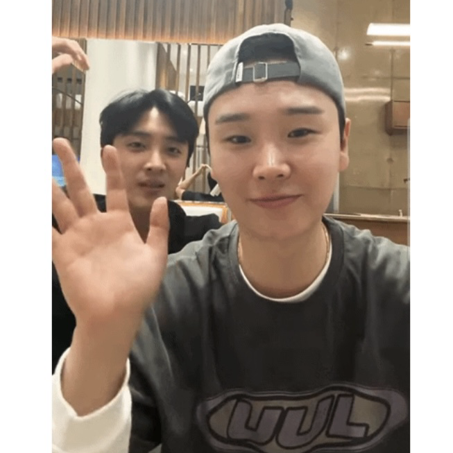 Behind-the-scenes cut of Song Minjun