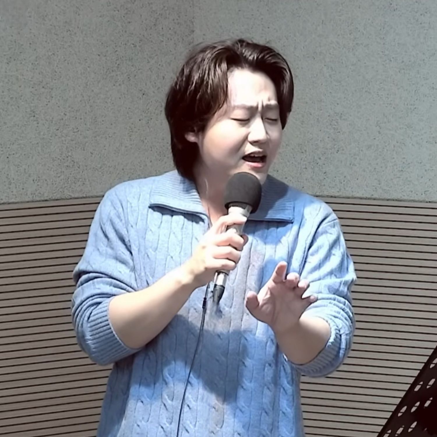 A moment captured by a fan of Min Soohyun