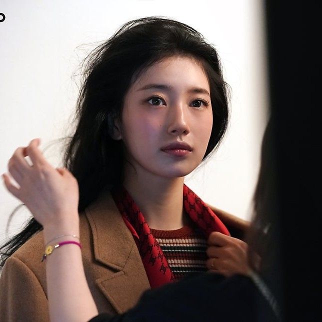 A moment captured by a fan of Bae Suzy
