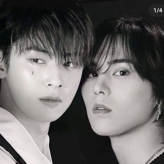 A moment captured by a fan of Cha Eunwoo