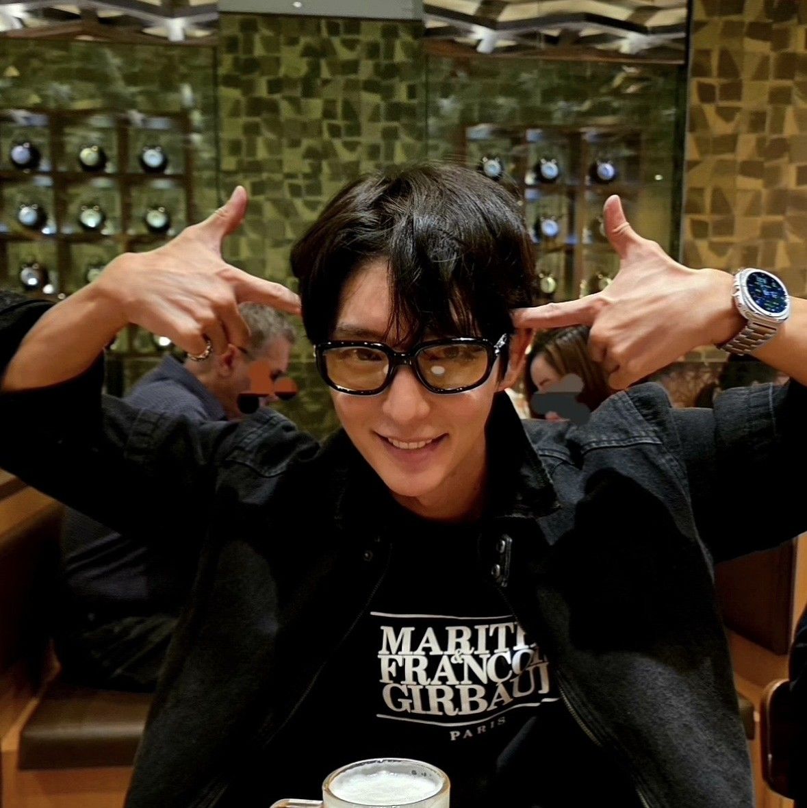 A moment captured by a fan of Lee Joongi