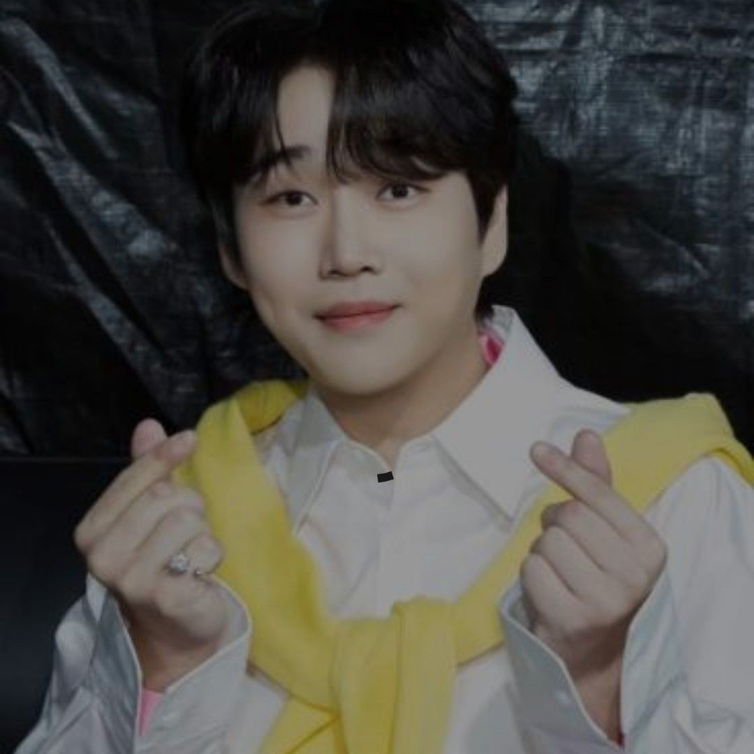 Behind-the-scenes cut of Hwang Youngwoong