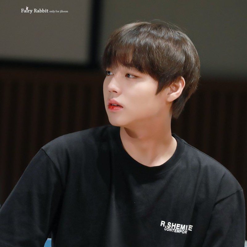 朴志訓的最新照片