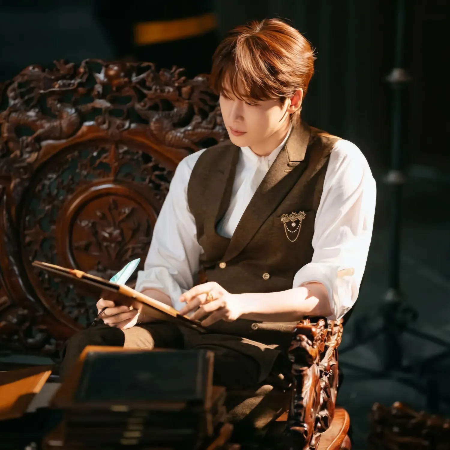 Behind-the-scenes cut of Lee Jongsuk
