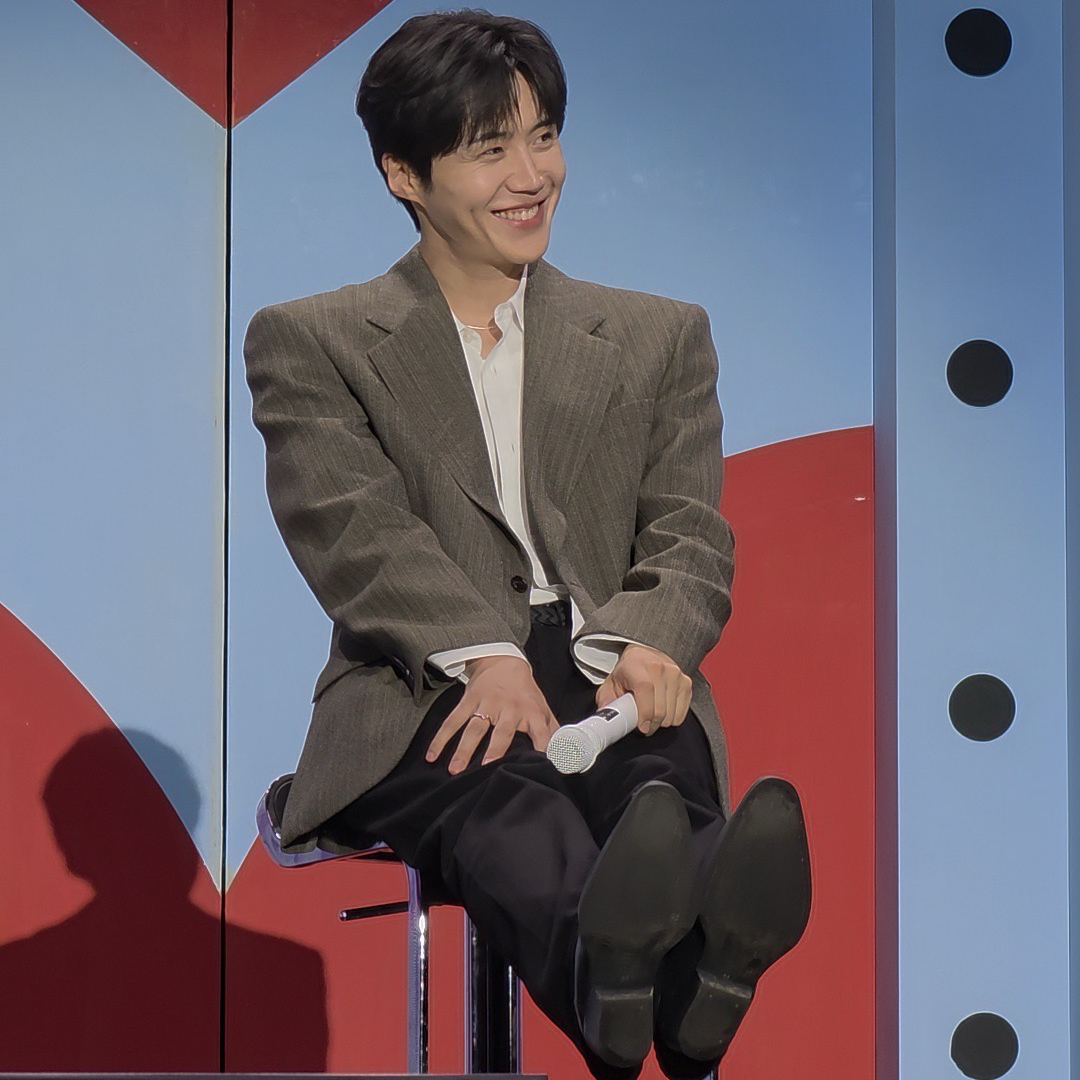 Behind-the-scenes cut of Kim Seonho