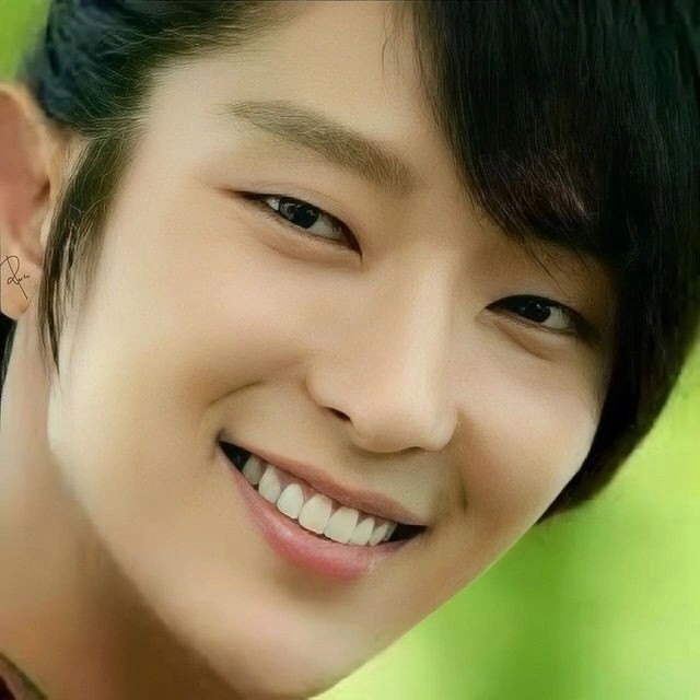 A moment captured by a fan of Lee Joongi