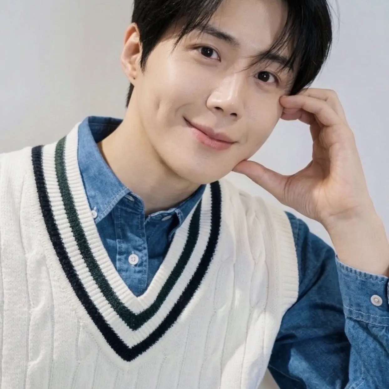 Behind-the-scenes cut of Kim Seonho