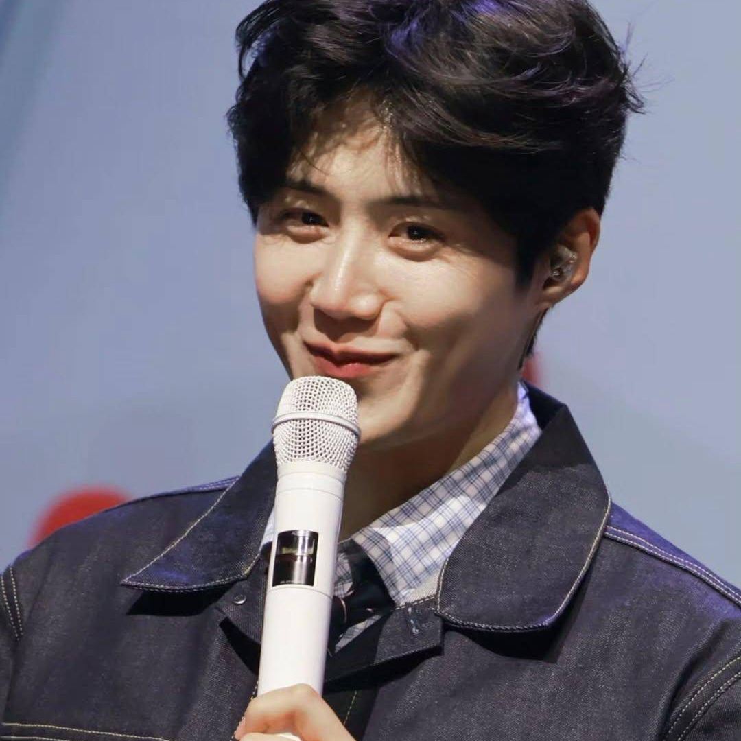 キム・ソンホの最近の活動ショット